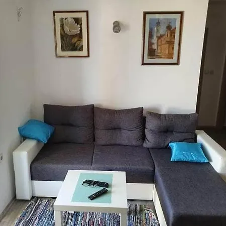 Apartman Dora شقة باغ